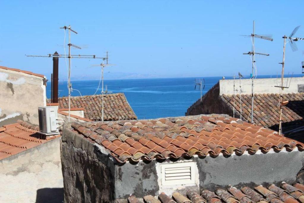 Casa Soraya, Dimora Tipica A 2 Passi Dal Duomo. Cefalu Exterior photo